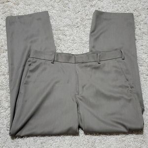 Van Heusen Traveler flat front Dress Slacks 34x34 Taupe